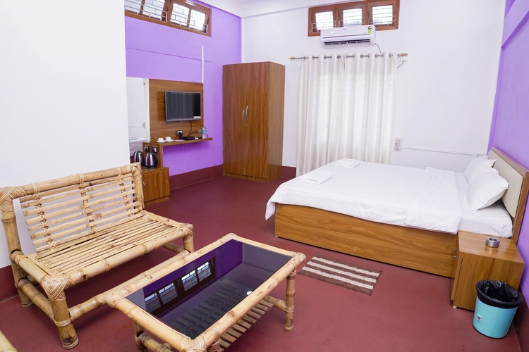 Deluxe Room with master bed